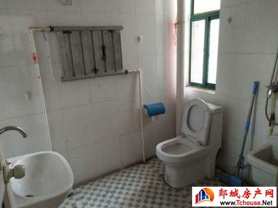 万泰丽景华都 2室2厅 2010平米 简单装修 12000元/年