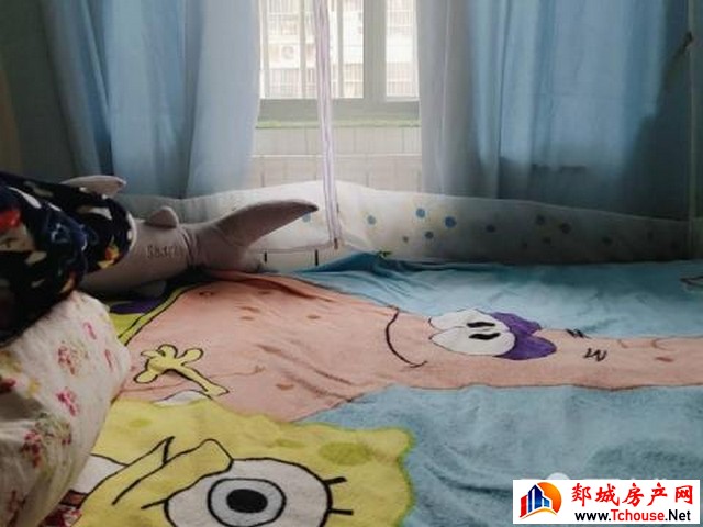 万泰丽景华都 2室2厅 120平米 精装修 13000元/年
