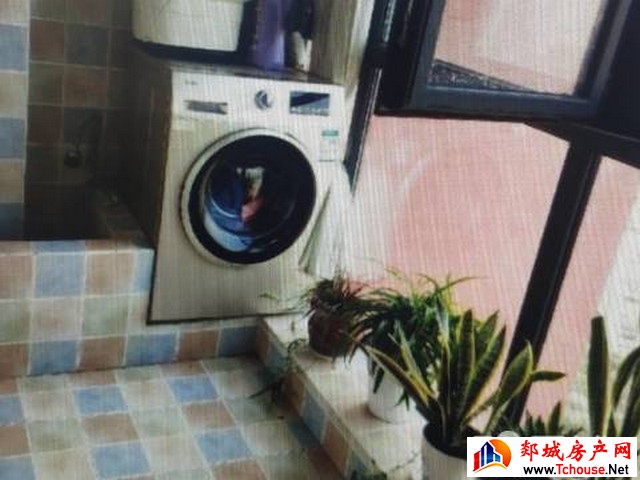 富民小区 1室1厅 90平米 简单装修 600元/月