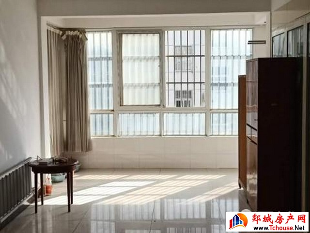 万泰阳光花园 2室2厅 90平米 简单装修 7500元/月