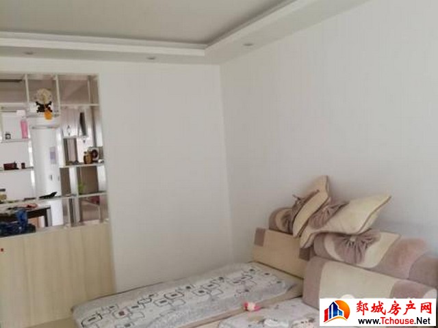 东方帝景 3室2厅 130平米 精装修 16500元/月