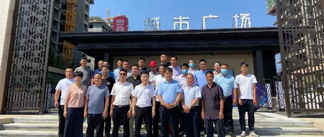 鲁商·城市广场1号院丨秋高气爽，渐入“家”境，住宅一期封顶大吉！