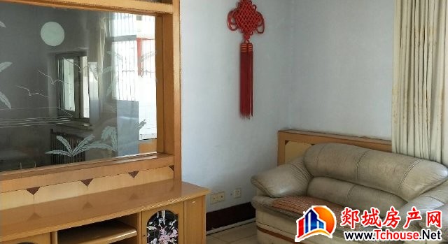 苗圃小区 3室2厅 100平米 简单装修 800元/月